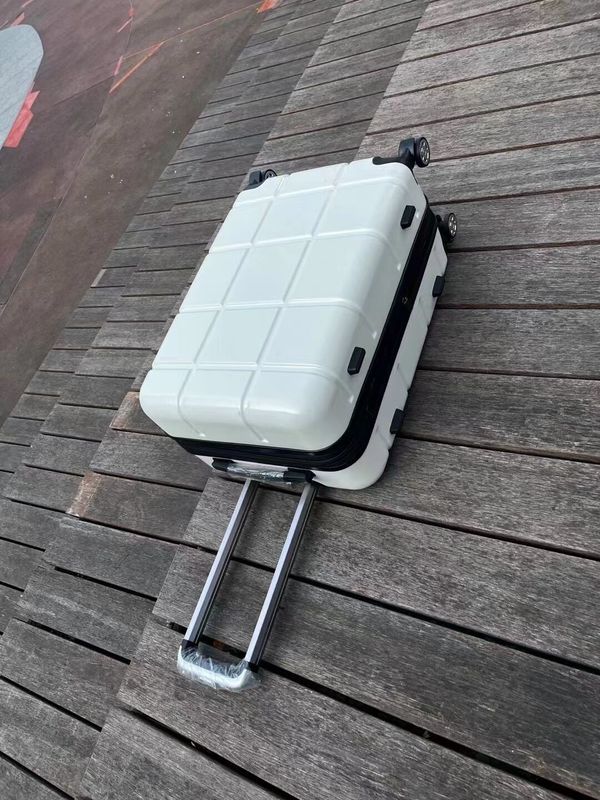新しいデザイン キャリー・オン スーツケース ABS+PC バッグセット ハードシェル旅行バッグ スーツケースセット