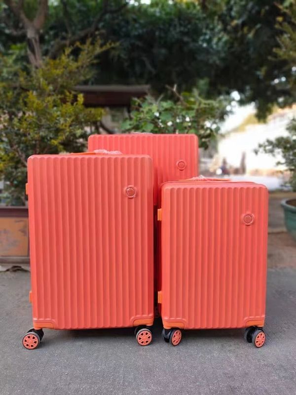 荷物箱 荷物ケース 学生 ユニバーサル 輪 スーツケース 20/24/28 インチ パスワード ボックス ボードボックス