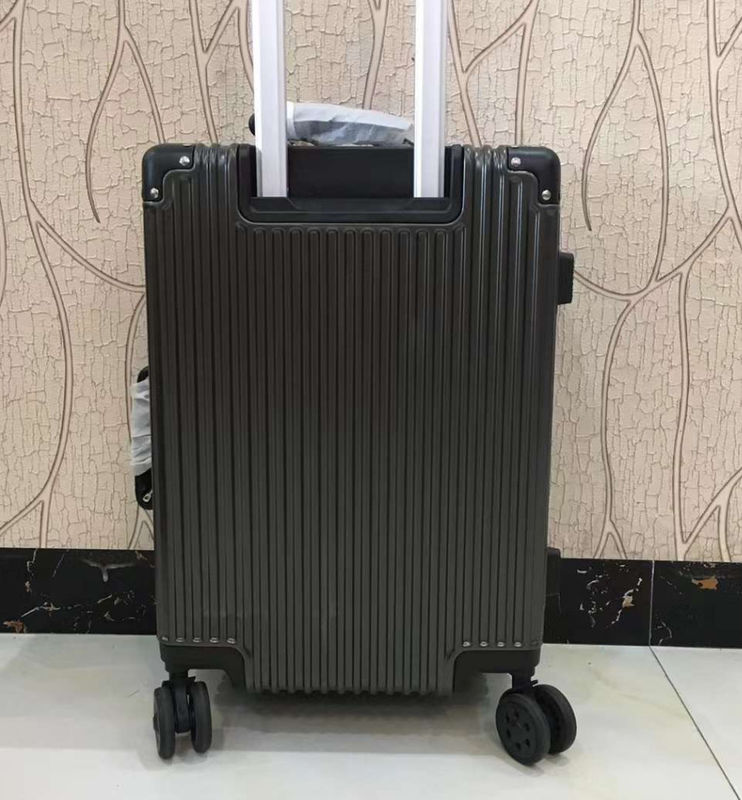 高品質のスピナースーツケース 中国製 PC+ABS スーツケース カップホルダー