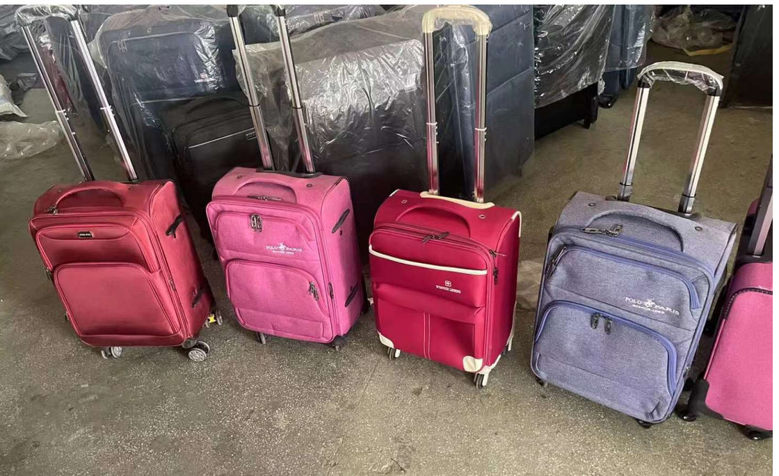 最も人気のあるハードサイド キャリーオン スーツケース エヴァ荷物セット 4pcs 旅行用トロッキー 中国荷物工場